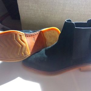 Clark's Black suede Chelsea boot